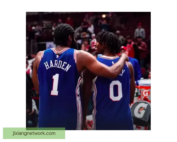 马克西手指换新护具预计下周初复查伤情情况