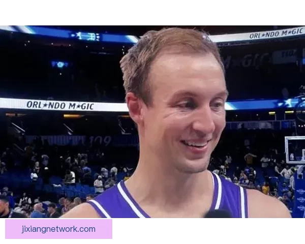 里夫斯称肯纳德为联盟顶尖射手之一 强调享受比赛并以胜利为目标